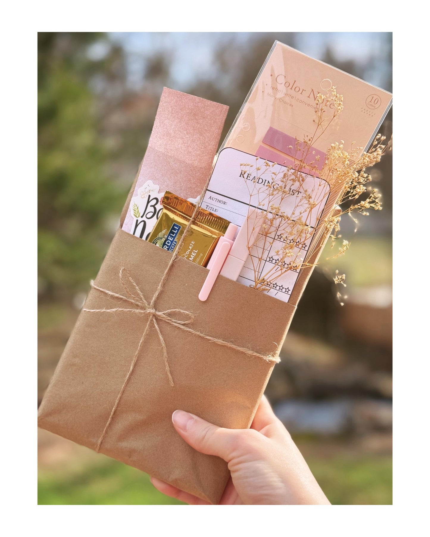 Personalized Blind Book Box, personalized book gift box, blind date books, gift for readers, book lover gift, mystery book, bookworm readers